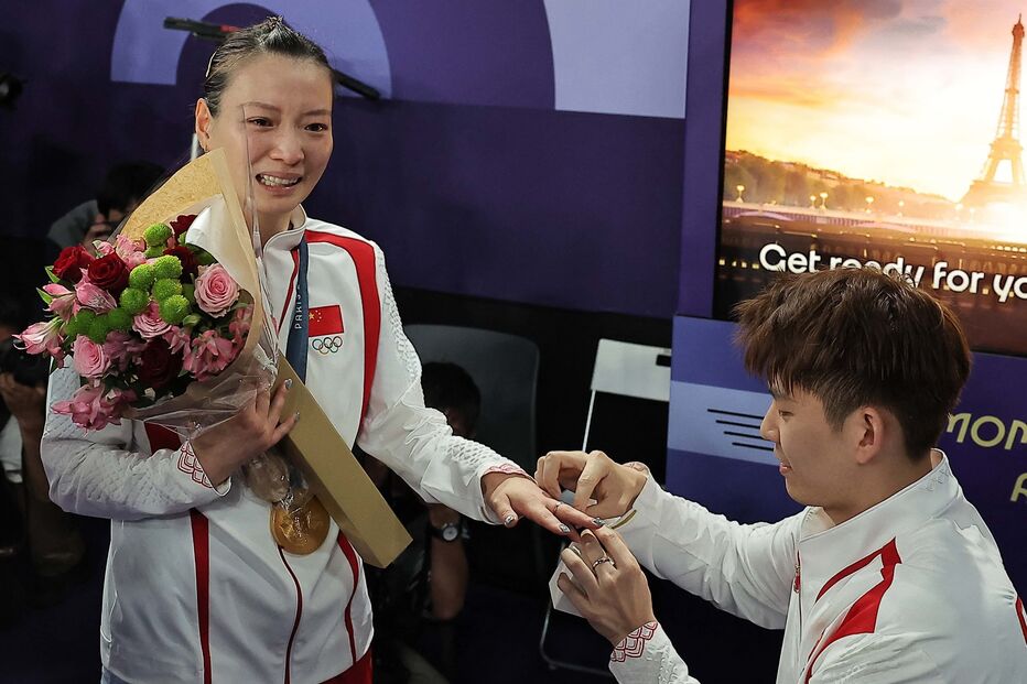 Jogadora de Badminton pedida em casamento após conquistar ouro 