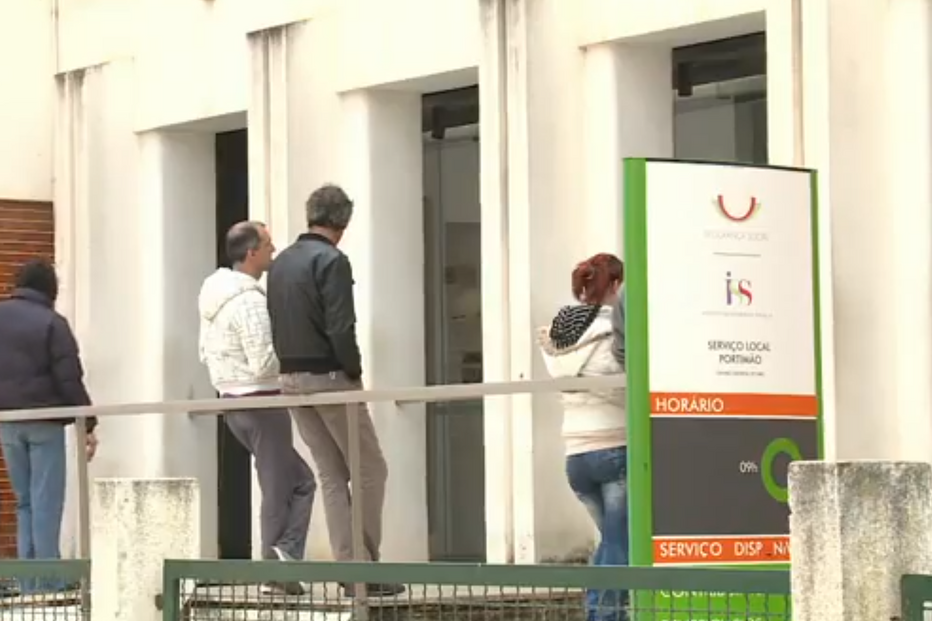 Segurança Social ataca pensões e salários ilegais