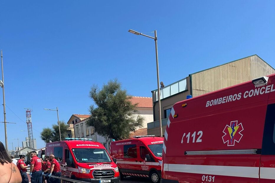 Ambulâncias em serviço.