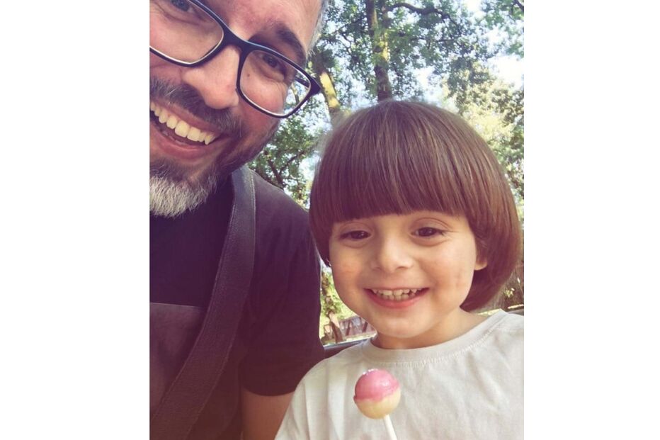 Pedro Chagas Freitas e o filho Benjamim