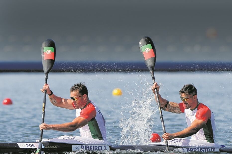 Imagem P20-21-CORREIO DA MANHA.jpg (22075510) (Milenium)