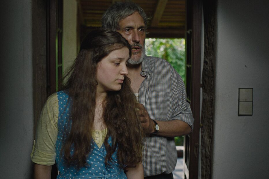 Imagem 11'MÃOS NO FOGO'A.JPG (22091687) (Milenium)