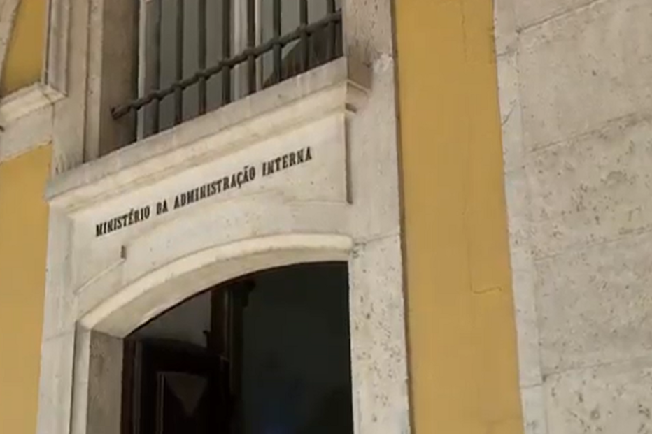 Polícias exigem milhares por serviços gratificados
