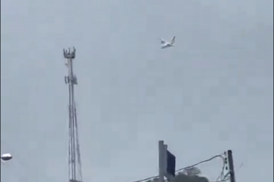 Avião com capacidade para transportar 68 pessoas despenha-se no Brasil