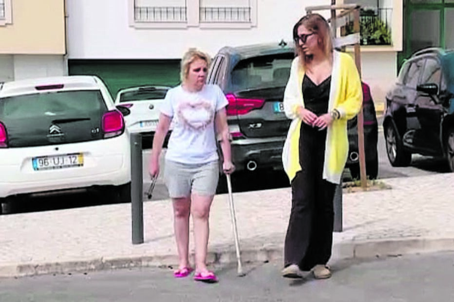 Sónia Carvalho ficou com sequelas devido a um acidente de trabalho e vive com o apoio de familiares e amigos 