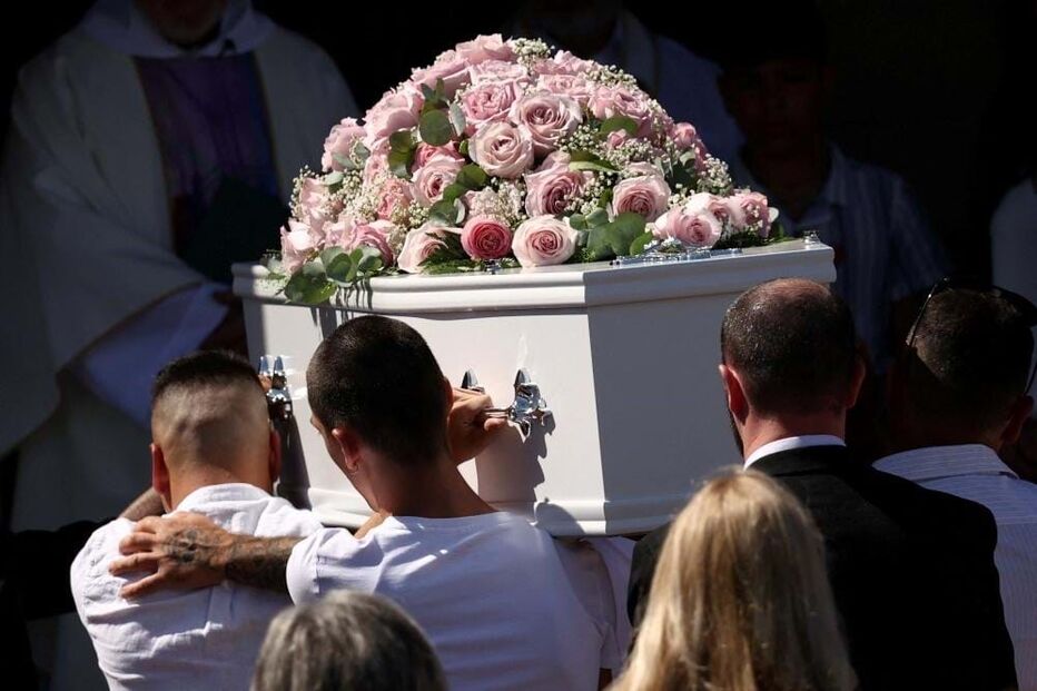 Cerimónias fúnebres de Alice Aguiar	