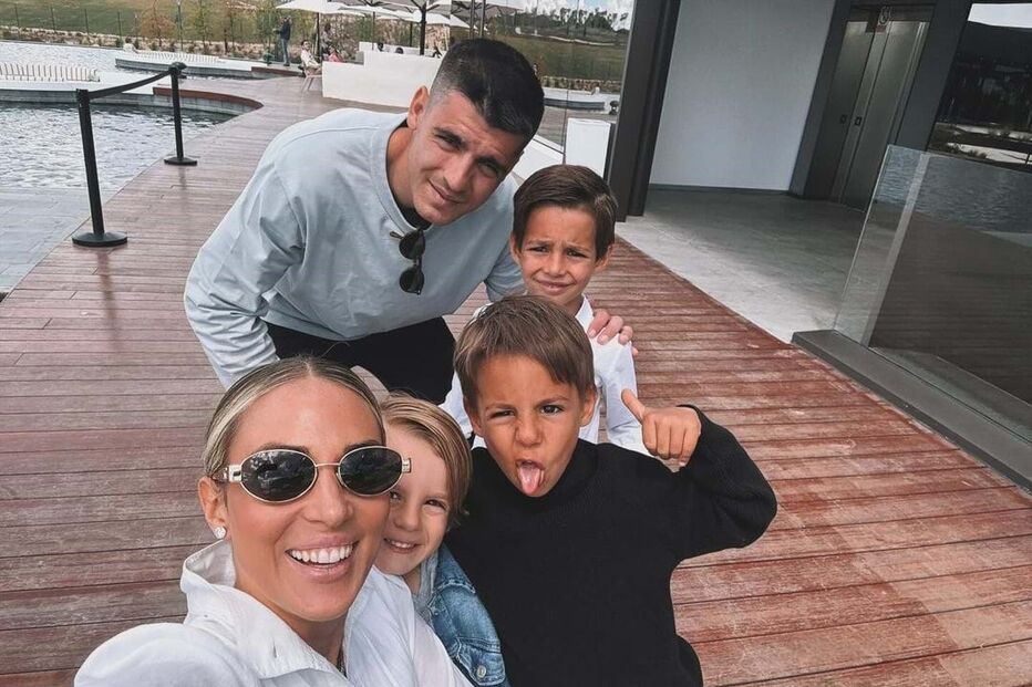Álvaro Morata com a mulher, Alice Campello, e os filhos