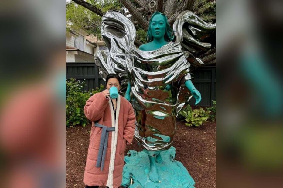 Fundador da Meta manda fazer estátua em homenagem à mulher