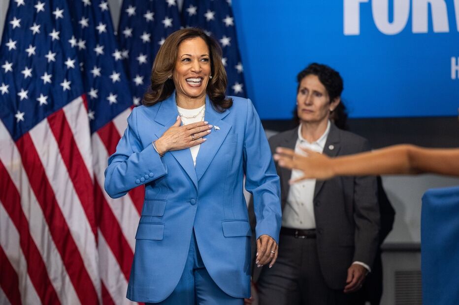 Kamala Harris passa à frente de Trump nos chamados ‘swing states’, liderando em cinco dos sete estados decisivos