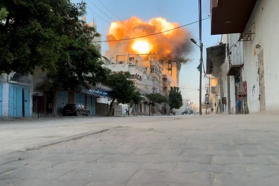 Exército israelita atacou em várias frentes