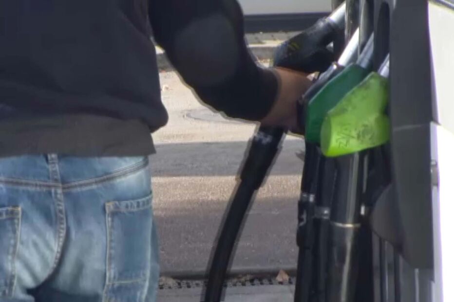 Funcionário da Câmara de Mira atesta carros próprios à custa da autarquia