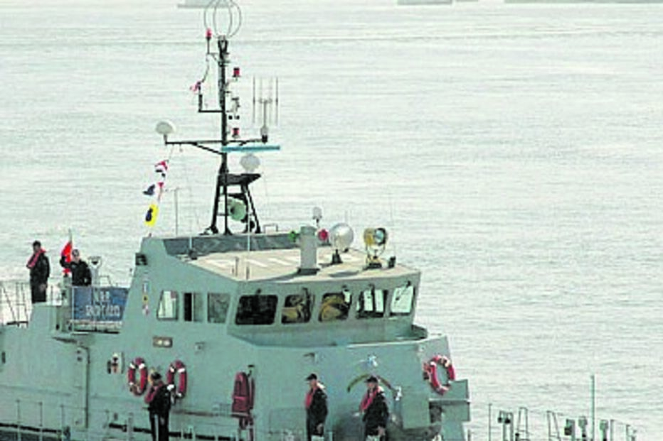 Lancha de fiscalização rápida ‘Sagitário’ intercetou suspeito