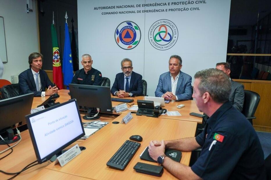 Proteção Civil faz ponto de situação após sismo de magnitude 5.3 na escala de Richter se ter sentido em Portugal