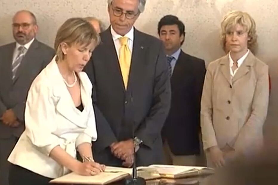 Maria Luís Albuquerque vai ganhar mais de 25 mil euros por mês como comissária europeia