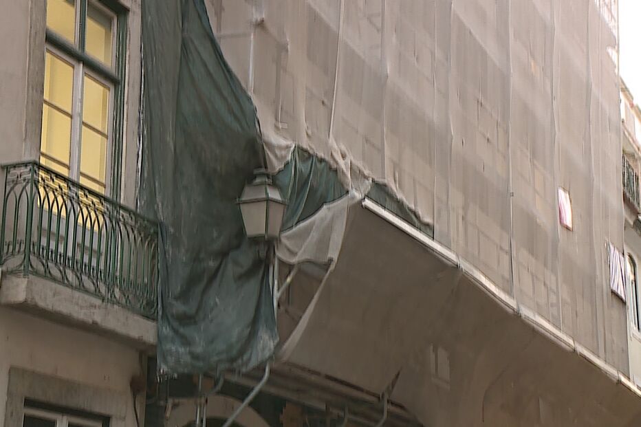 Assalto ao edifício da Secretaria-Geral do MAI, em Lisboa, foi feito através deste andaime