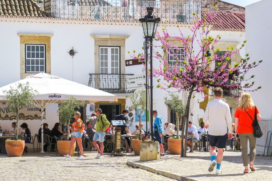 Portugal teve no mercado britânico o principal emissor de turistas estrangeiros em julho deste ano, revela o INE