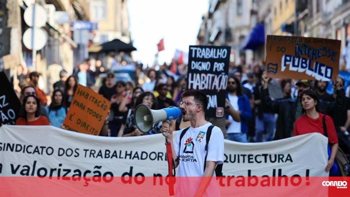 Cinco mil pessoas saíram à rua no Porto para reivindicar direito à habitação