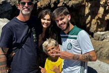 Com o marido e os filhos em Cascais