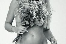 Cantora está grávida do jogador 