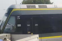 Acidente entre Metro e automóvel corta Linha Verde