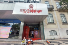 Climáximo volta a responsabilizar Navigator pelos fogos em Portugal. Pintaram e bloquearam entrada da sede em Lisboa 