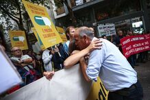Médicos de todo o país protestam em frente ao Ministério da Saúde por melhores salários 
