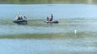 Mergulhadores no rio Douro para último dia de buscas por peças do helicóptero
