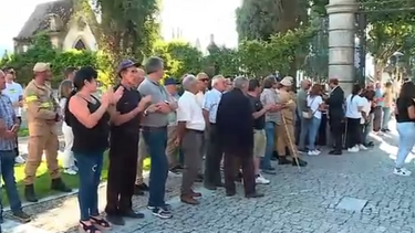 Centenas de pessoas na despedida a Tiago Pereira, uma das vítimas do desastre no Rio Douro