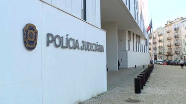 Homem de 27 anos esfaqueado quatro vezes em Alhandra
