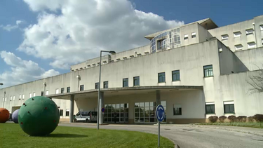 Menina de sete anos morre de ataque cardíaco enquanto acompanhava treino de ténis do pai em Almeirim
