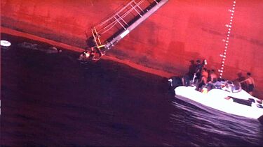 Força Aérea ajuda a salvar 70 migrantes no Mediterrâneo