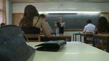 Salário real dos docentes diminuiu 4% desde 2015