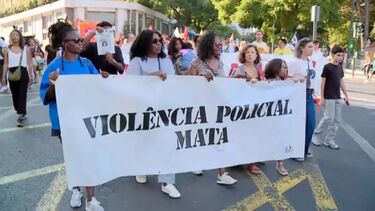 "O sistema falhou em tudo": Centenas de pessoas manifestam-se contra decisão judicial no caso de Cláudia Simões