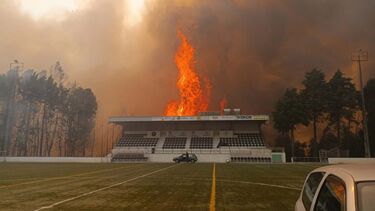 Fogo chega ao campo do Juventude Académica Pessegueirense em Sever do Vouga