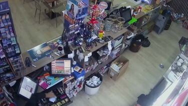 Imagens de videovigilância mostram homem a assaltar posto de combustível em Paços de Ferreira 