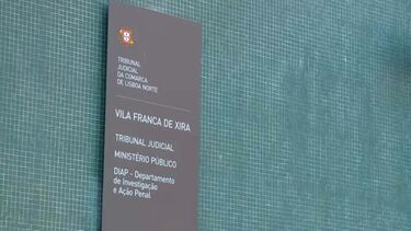 Médicos autorizaram ida a juiz de rapaz que esfaqueou colegas em escola da Azambuja