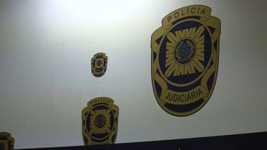 Jovem de 18 anos viola mulher na rua para lhe roubar 25 euros