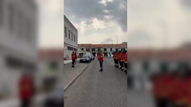 Homenagem da corporação dos bombeiros de Salvaterra de Magos aos bombeiros mortos nos incêndios