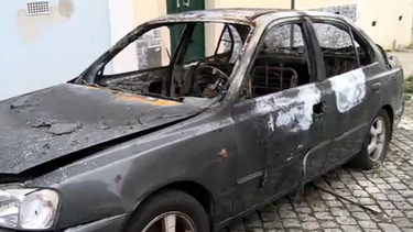 Carro incendiado esta noite em Lisboa