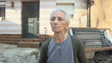 “Pareciam línguas de fogo a cair”: Maria Elvira viu a casa ser consumida pelas chamas em Albergaria-a-Velha 