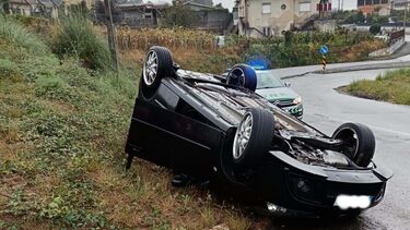 Mulher ferida em despiste de carro em Oliveira de Azeméis