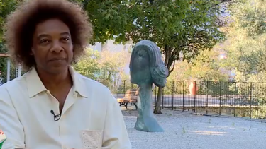 “A música dá-nos mais do que a efémera fama”: Stewart Sukuma celebra 40 anos de carreira 