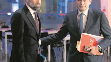 Pedro Nuno Santos e Luís Montenegro encontram-se em São Bento