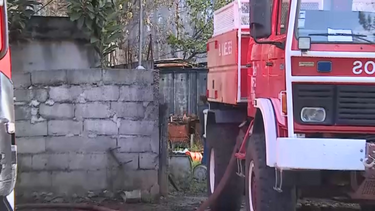 Incêndio destrói armazém de arrumos em Paredes