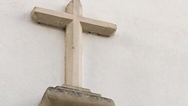 “És porca, estás em pecado e vais ter de te confessar”: Olinda acusa padre de abusos sexuais durante infância