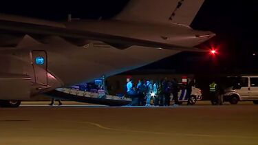 28 portugueses e 16 familiares retirados do Líbano aterram em Lisboa