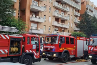 Incêndio em prédio deflagra em Gondomar