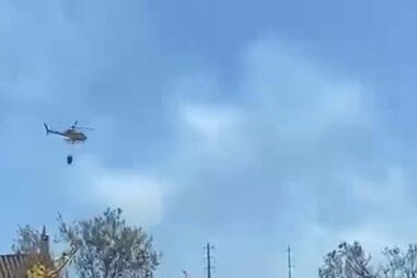 Incêndio deflagra numa zona de estufas em Estói