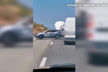 Balão de ar quente aterra de emergência no acesso à A22 em Lagos 