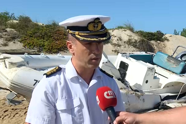 Autoridades procuram tripulantes do barco suspeito de transportar droga que deu à costa na Murtosa